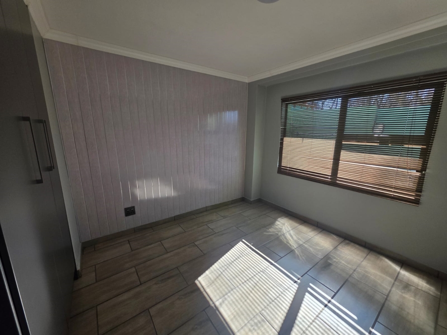 4 Bedroom Property for Sale in Lindequesdrif North West